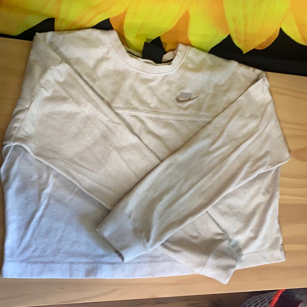Small Nike long sleeve crop